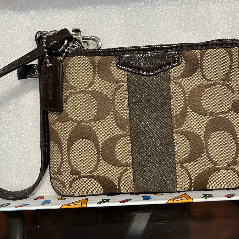 Coach Jacquard Signature Stripe Small‎ Wristlet  51158 - Picture 2 of 4